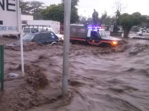 Cars in floods Kenya